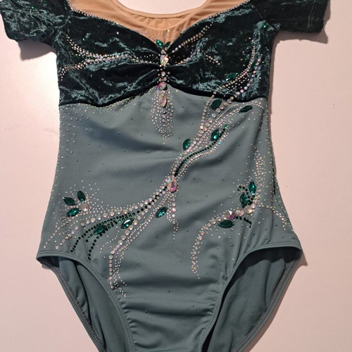 Bodysuit shiny for height 150 to 155, new