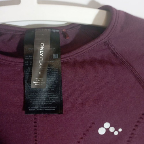 Only sports shirt like new, burgundy, size M