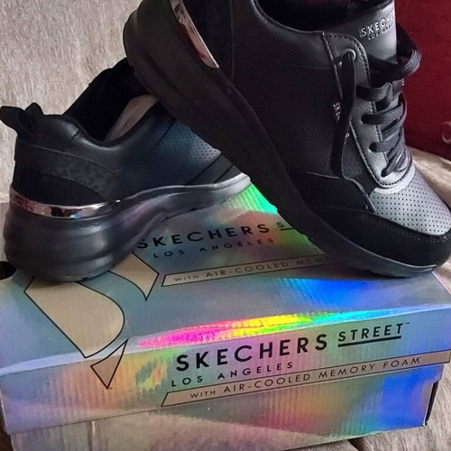 Skechers Street Los Angeles Size 39 like new, black sneakers with memory foam