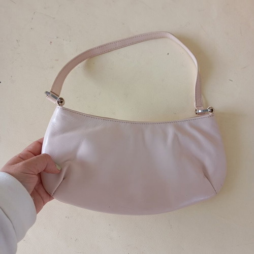 Leather shoulder bag like new, light pink 00s y2k