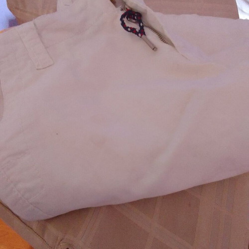 Heach bermuda shorts for boy 6 years like new, white with blue and red details