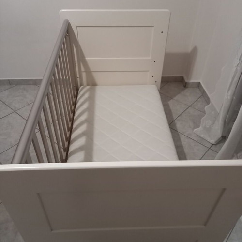 Convertible baby bed to children's bed, beech wood and melamine