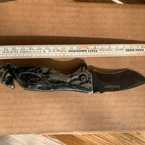 Kershaw folding knife used with blade lock