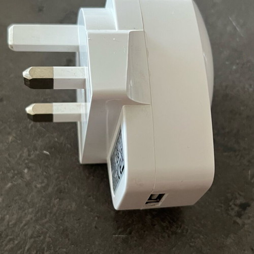 Travel adapter UK to USA (Type B) like new