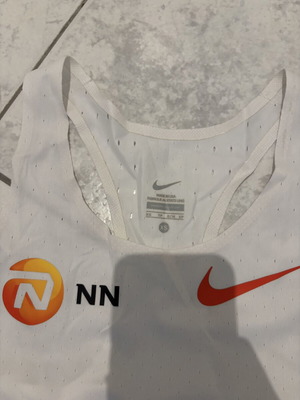 Φανέλα τρεξίματος Nike AeroSwift NN καινούργια, άσπρη, μέγεθος XS
