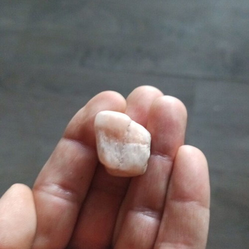 Pink quartz raw new