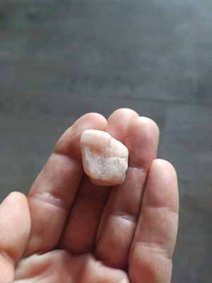 Pink quartz raw new