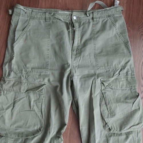 Pull and Bear women's cargo pants new, green, size 42