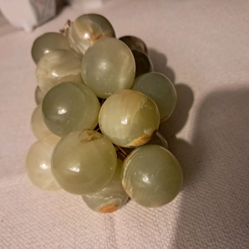 Onyx grape cluster 13 cm with large berries like new
