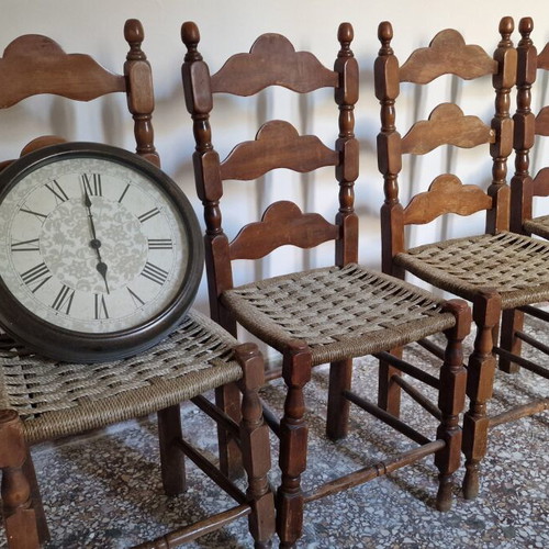 Vintage wooden chairs rustic with woven seat set of 4 like new