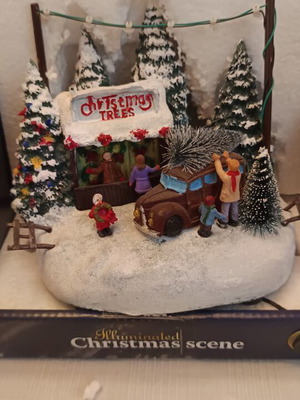 Christmas Village 17cm with Light and Music, New