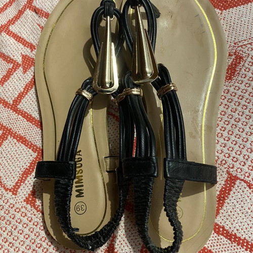 Flat sandals size 39 black like new