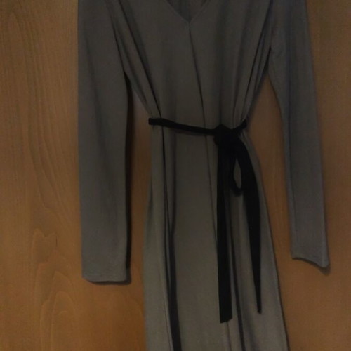 Zara dress with velour belt, size M, like new, gray mouse