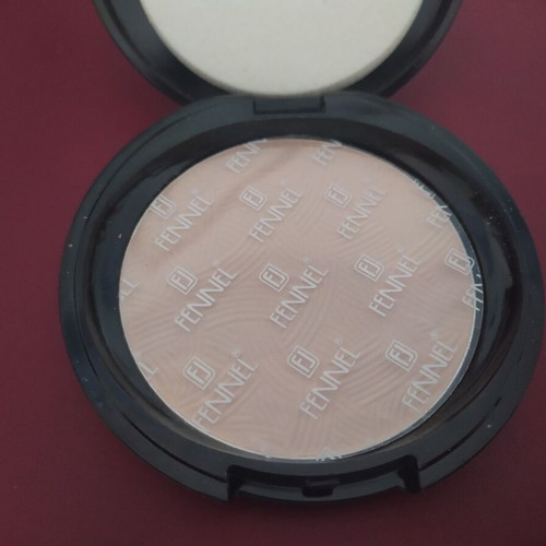 Cosmetic palette highlighters catrice, Famous powders