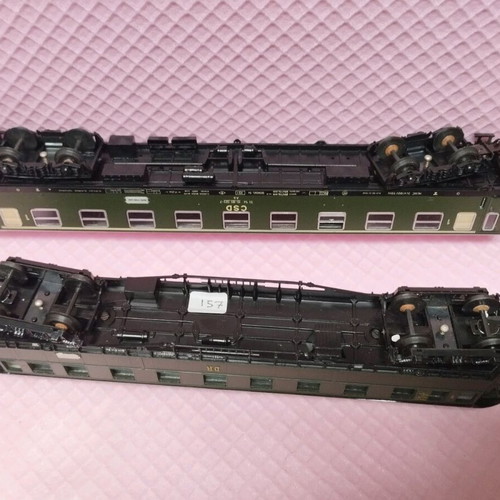 Passenger train cars HO scale like new with boxes