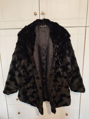 Celestino synthetic fur black XL like new with buttons and hood
