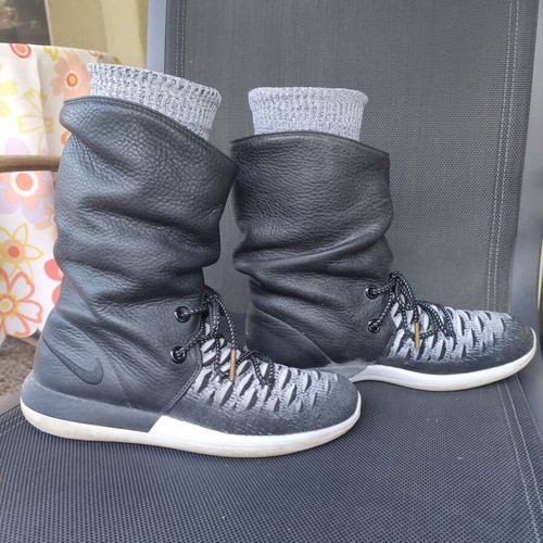 Nike women's athletic boots used, size 38, black and white