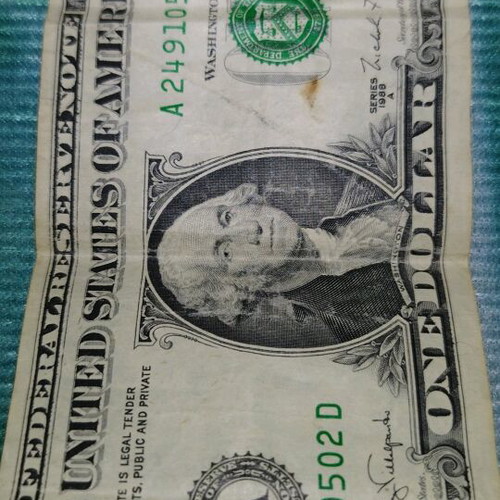 Collectible one dollar bill used, series 1988 A
