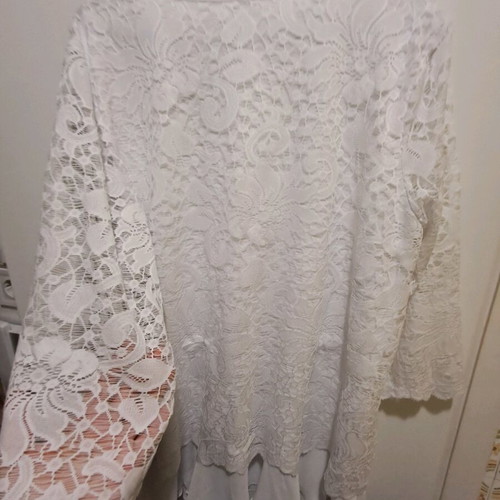 Long-line blouse like new, lace, white