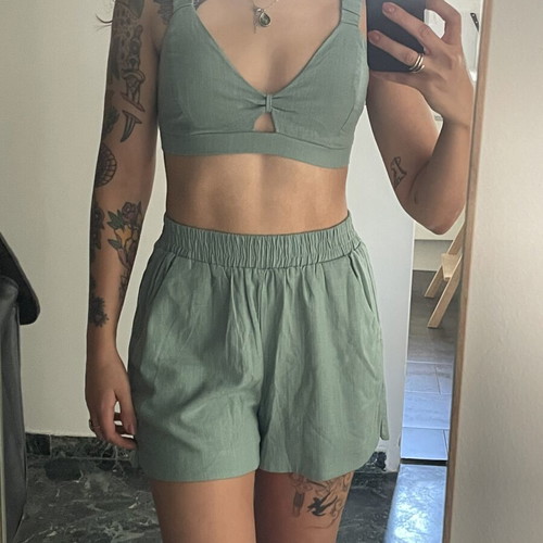 Mind Matter set shorts and bralette like new, green and turquoise