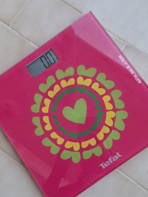 Tefal precision scale by Agatha Ruiz de la Prada