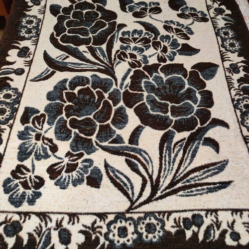 Single double-sided blanket used 1.50x1.90