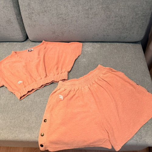 Elmira Begatti coral set cropped top and shorts like new