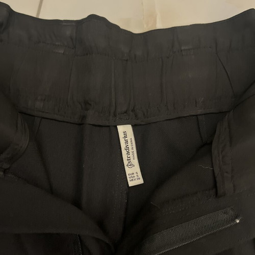 Stradivarius shorts with belt and side pockets, like new, size S