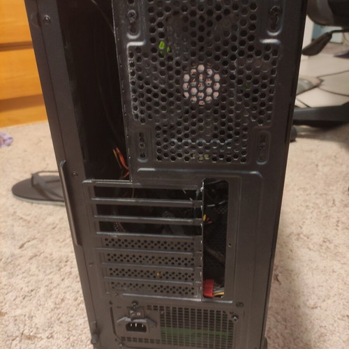 Pc case with 4 RGB fans like new