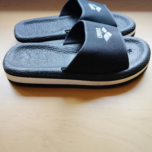 Arena women's slippers size 36 used, black