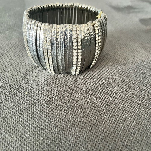 Elastic bracelet with strass like new