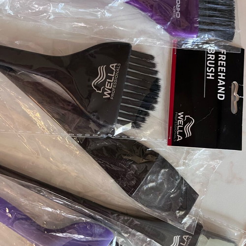 Wella hair color brushes brand new