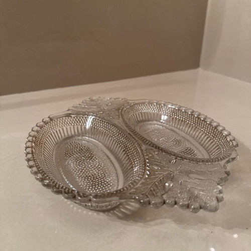 Small divided dish for nuts used with separator