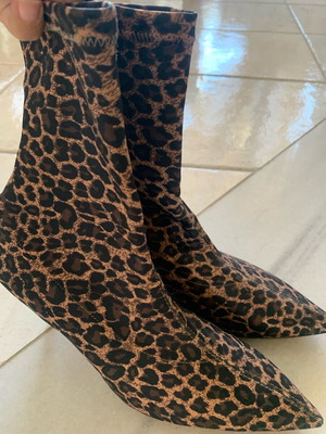 Zara boots like new, leopard pattern, size 41.5