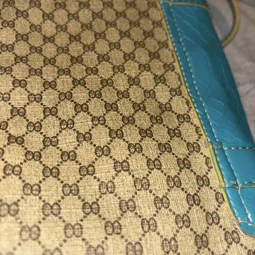 Small shoulder bag used in very good condition