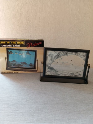 Vintage Κινούμενη Εικόνα Άμμου με Glow in the Dark και Μεταλλική Βάση