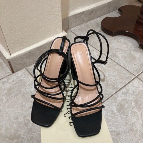 Black sandals used, comfortable and easy to match size 39-39.5