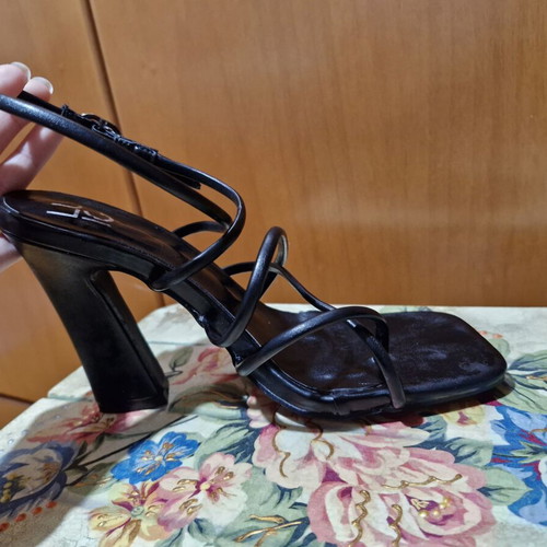 Luigi black high-heeled sandals size 36 like new, 10 cm heel
