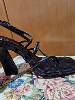 Luigi black high-heeled sandals size 36 like new, 10 cm heel
