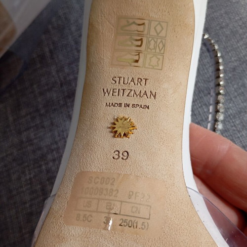 Stuart Weitzman luxury leather sandals like new, size 39, white