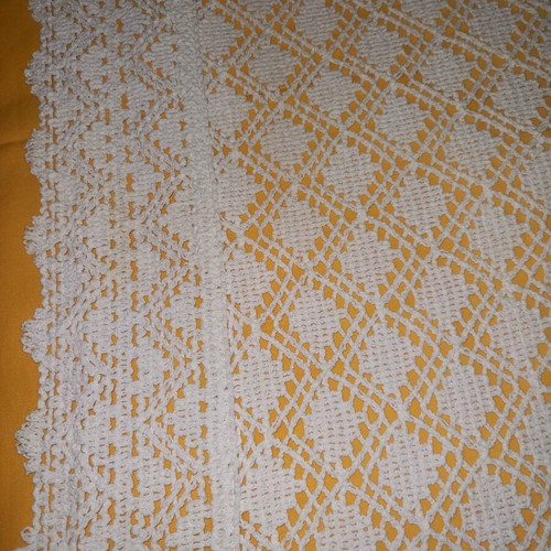Patterned blanket with pillowcase, 2×2 m, lace trim