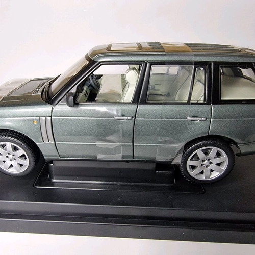 ERTL Range Rover Vogue metal model 1:18 like new, Giverny Green Met
