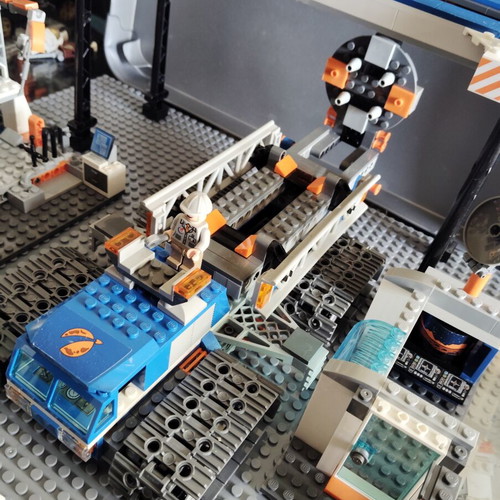 Lego Space Launch Pad used, original