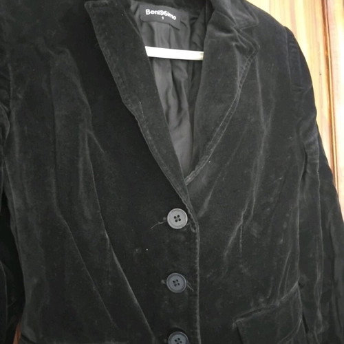 Benissimo black velvet jacket like new