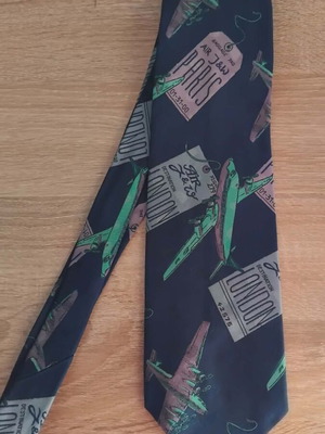 Tie like new, blue color
