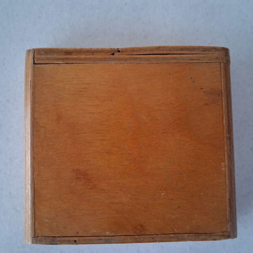 Wooden pocket cigarette case used vintage 1940s