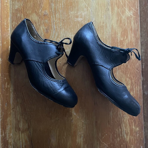 Flamenco shoes size 37 black leather like new