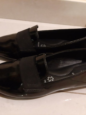Geox Respira patent leather shoes used, size 37.5, black