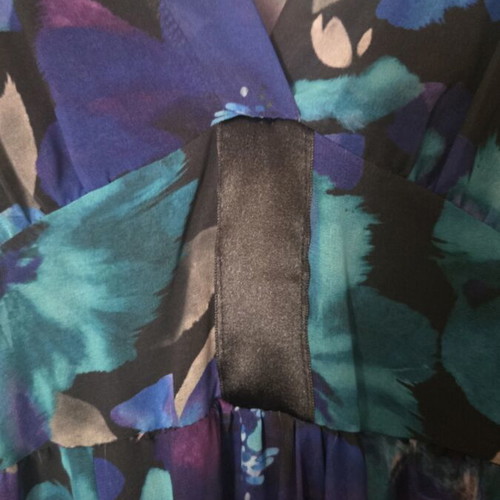 Long floral dress like new with front slit and soft back elastic