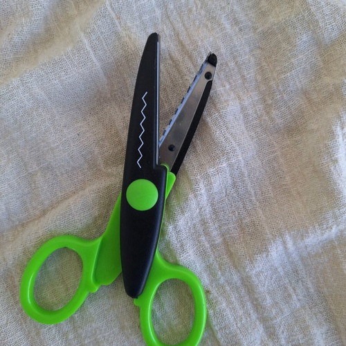 Paper scissors zigzag used